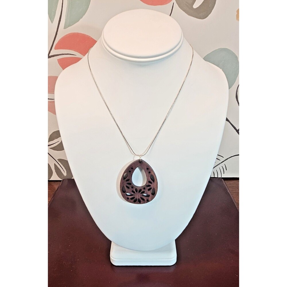 Vtg Silver Tone Princess Style Necklace w/ Wooden Boho Teardrop Pendant 18.5"'